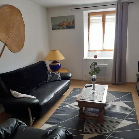 Apartamento Lo Forat Dins La Paret Viviez Exterior foto